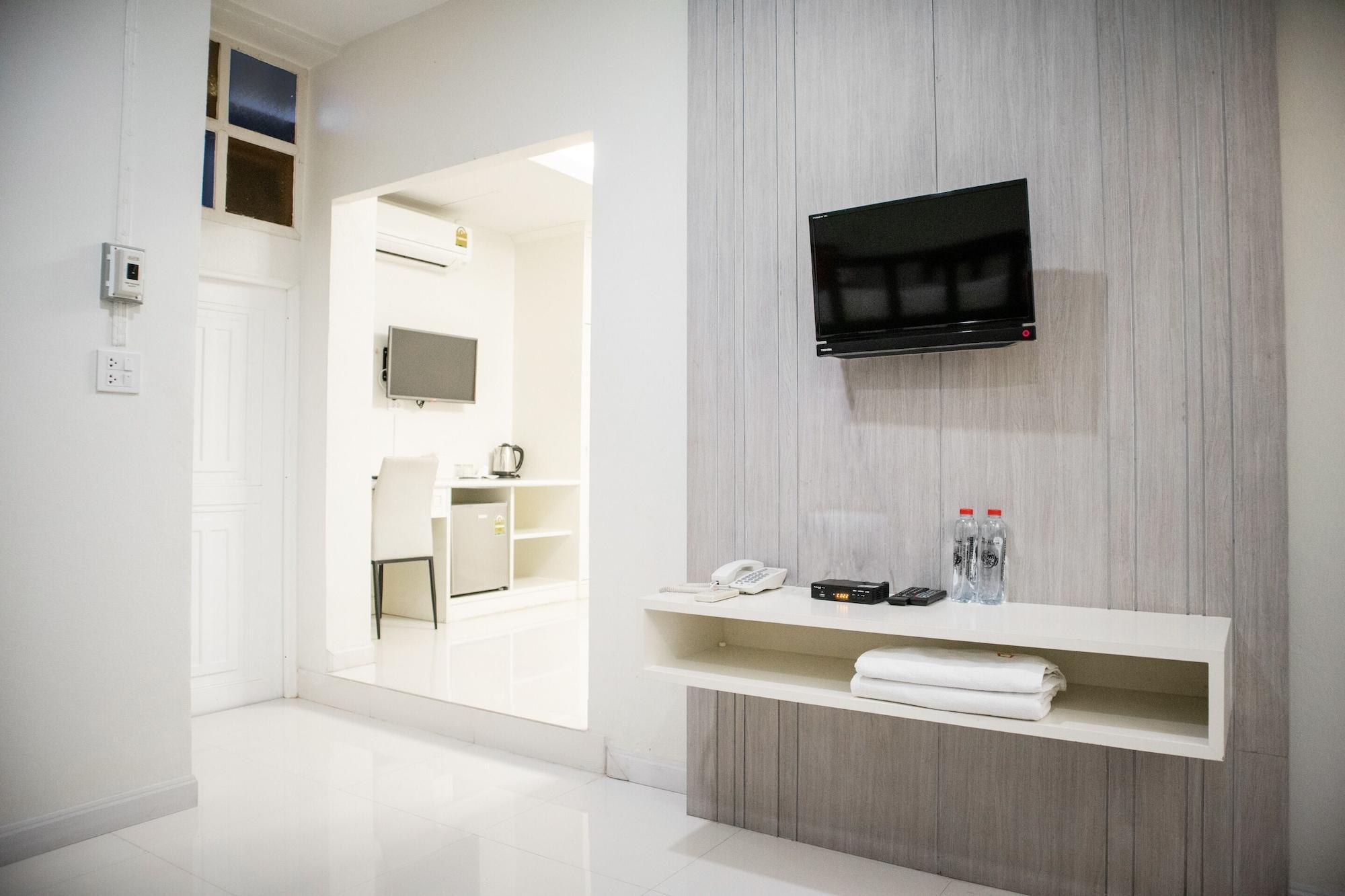 Orbit Key Hotel Krabi Bagian luar foto